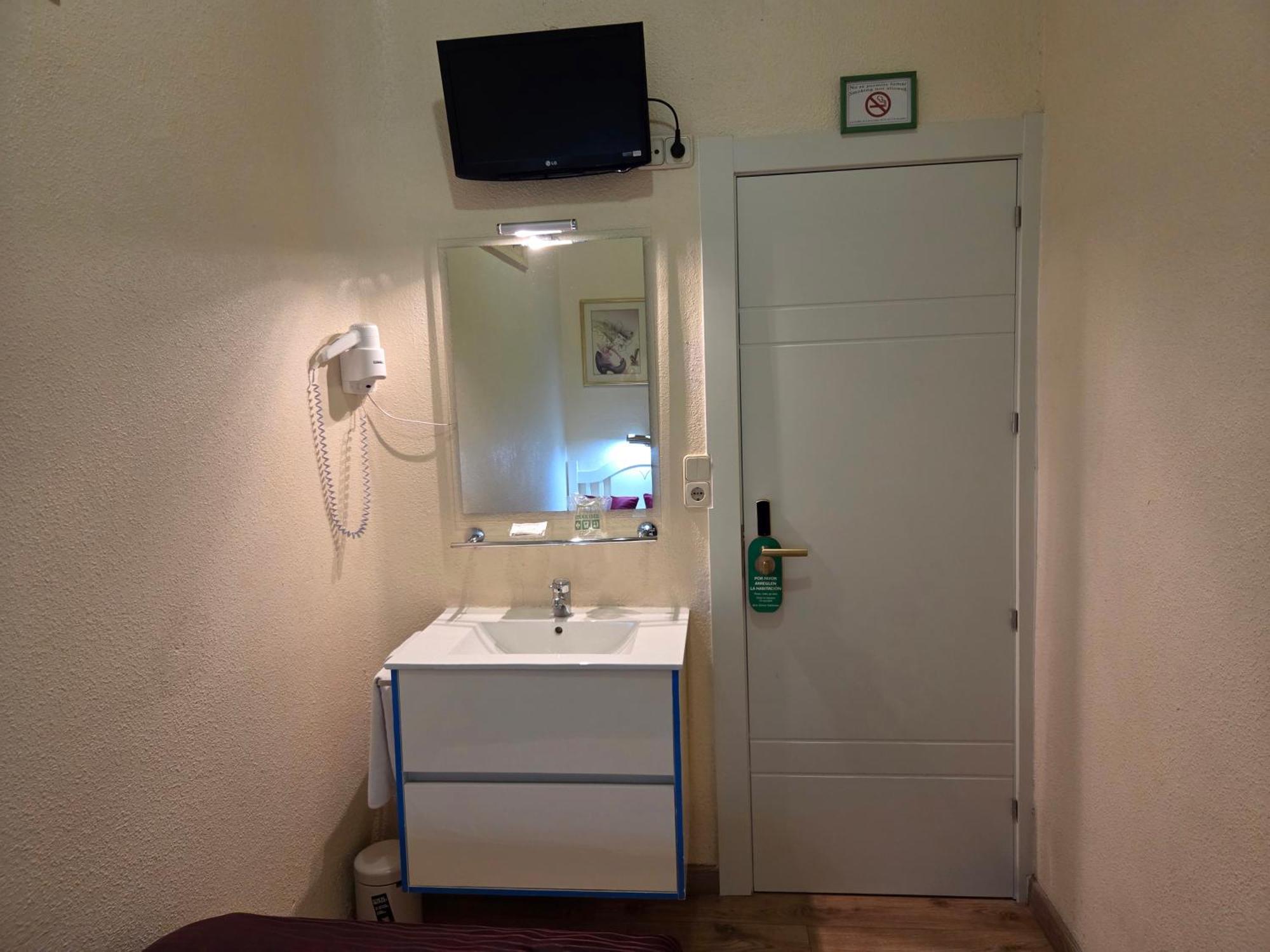 Hostal Hispano - Argentino Gran Via — Foto 3